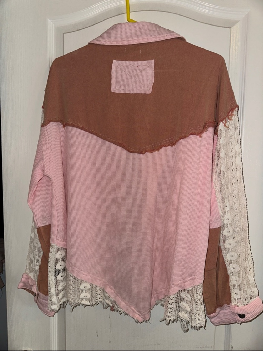POL Pink and Dusty Mauve Mixed-Media Lace Panel Button-Up Blouse - Picture 5 of 6